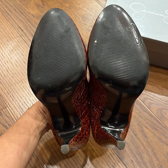 Jessica Simpson Brenda 2 dark brown abalones patent pumps - Picture 7 of 8